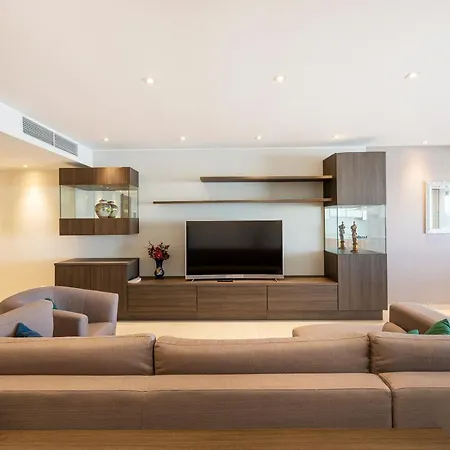 Seafront, Designer With Private Terrace & Wifi By 360 Estates