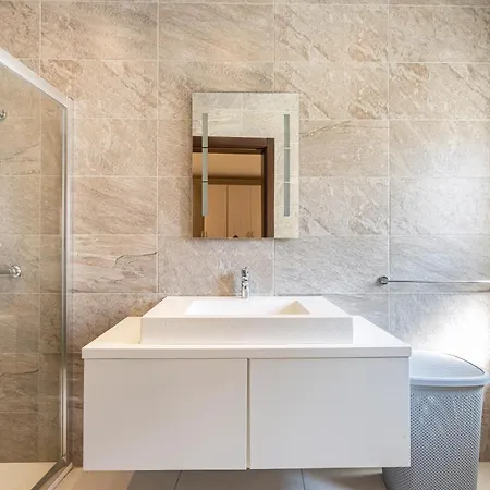 Seafront, Designer With Private Terrace & Wifi By 360 Estates Apartament *