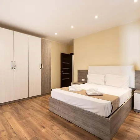 Apartment Seafront, Designer With Private Terrace & Wifi By 360 Estates