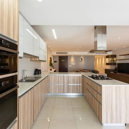 Apartment Seafront, Designer With Private Terrace & Wifi By 360 Estates *