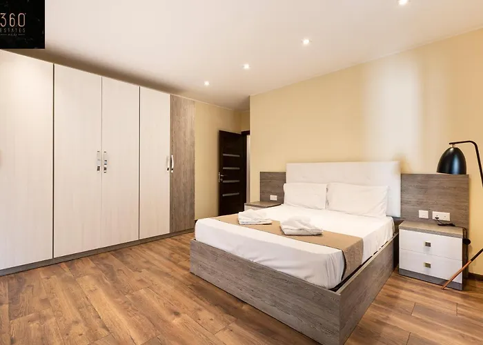 Apartment Seafront, Designer With Private Terrace & Wifi By 360 Estates