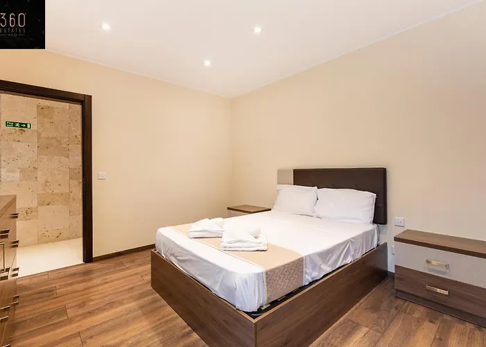 Seafront, Designer With Private Terrace & Wifi By 360 Estates