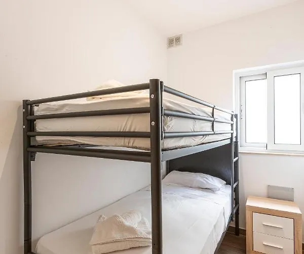 Apartment Seafront, Designer With Private Terrace & Wifi By 360 Estates *