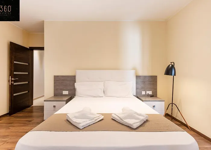 Seafront, Designer With Private Terrace & Wifi By 360 Estates Pieta