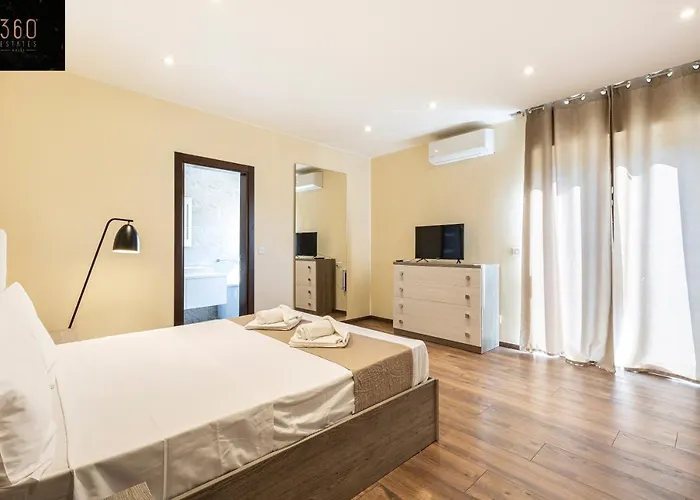 Seafront, Designer With Private Terrace & Wifi By 360 Estates